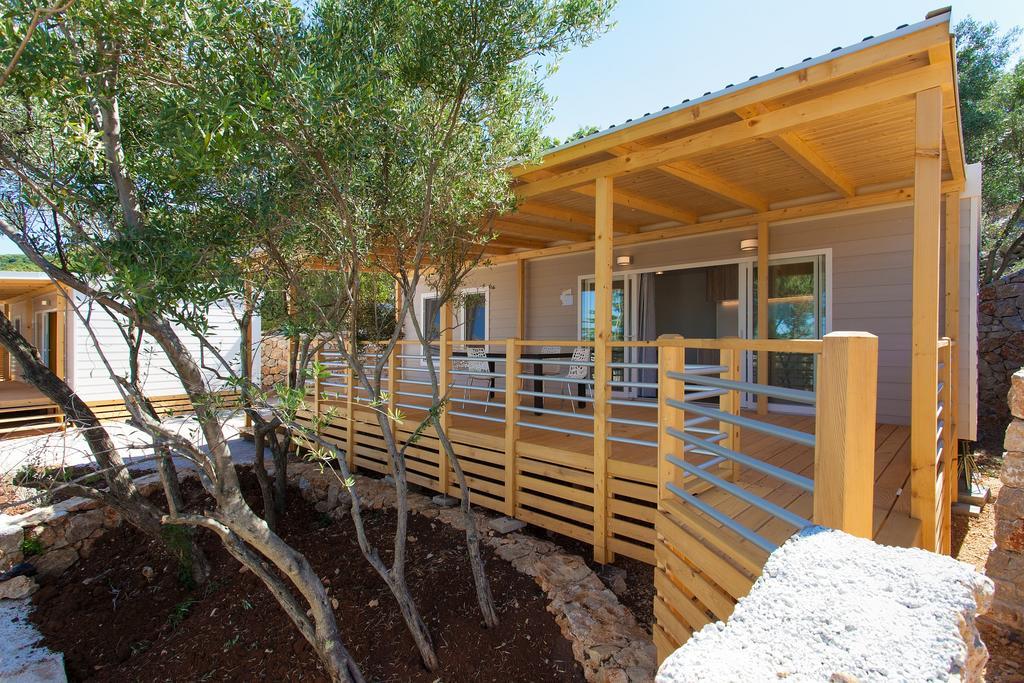 Mobile Homes And Apartments St,Denis Punat Bagian luar foto