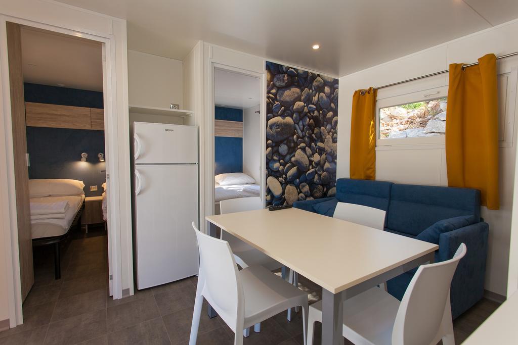 Mobile Homes And Apartments St,Denis Punat Bagian luar foto