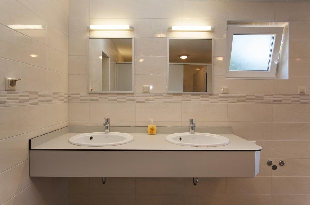 Mobile Homes And Apartments St,Denis Punat Bagian luar foto