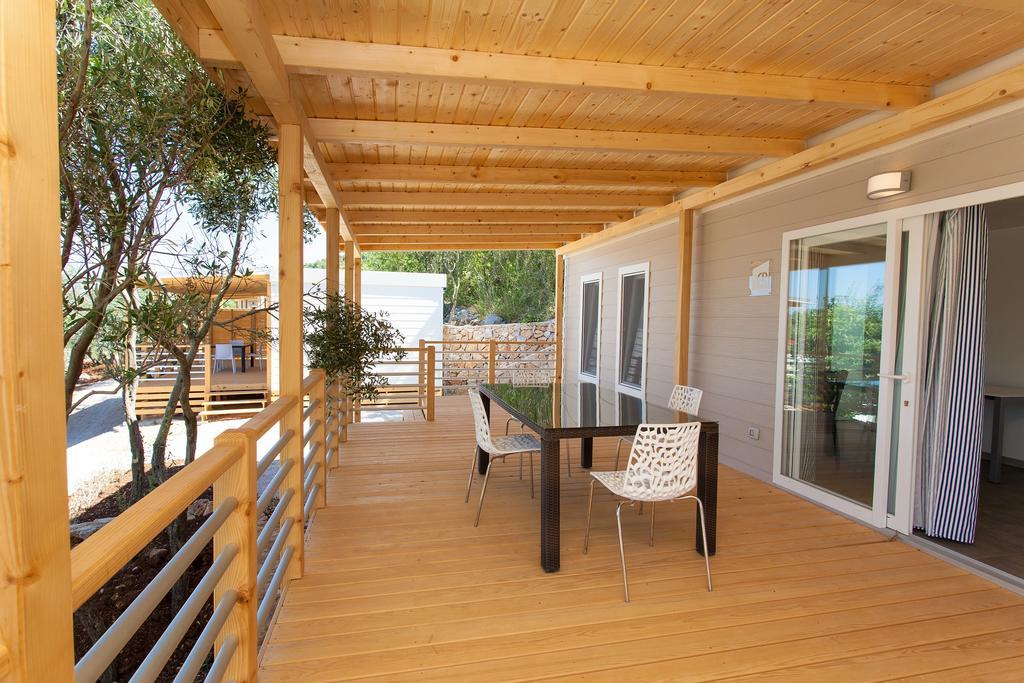 Mobile Homes And Apartments St,Denis Punat Bagian luar foto