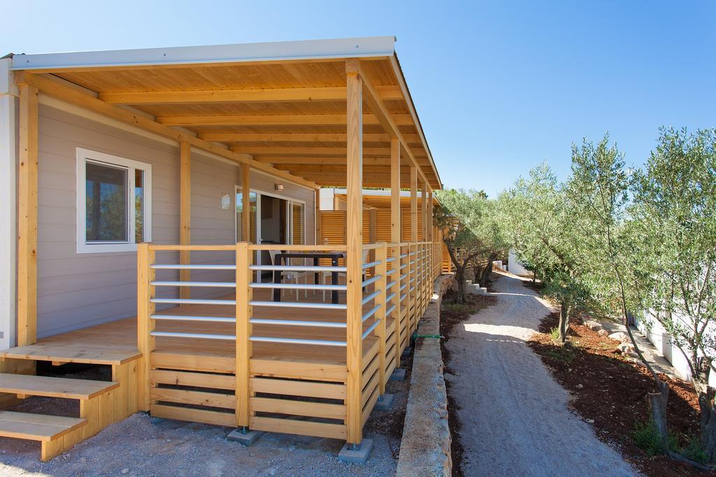 Mobile Homes And Apartments St,Denis Punat Bagian luar foto