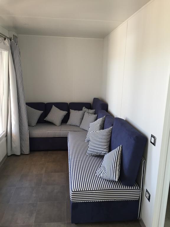 Mobile Homes And Apartments St,Denis Punat Bagian luar foto